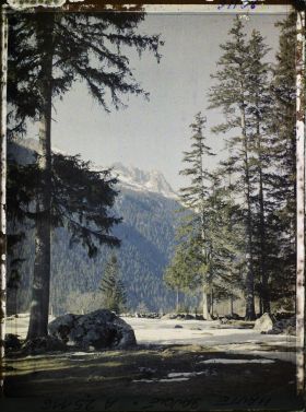 Image représentant France Les Alpes, Vallée de Chamonix, Du Village des Bois : Chaîne du Brévent, les Aiges Rouges