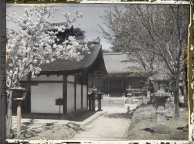 Image représentant Sanctuaire Kasuga-Jinja (ou Kasuga-Taisha) : Le Sakadono et le Keishoden.