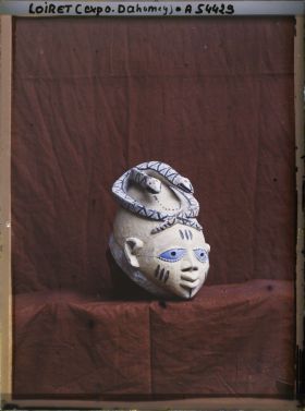 Image représentant Exposition d'art africain, masque aux serpents géminés