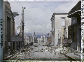 Image représentant Quartier italien. Rue en ruines (Rue Suonoli)