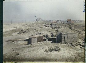 Image représentant Belgique, Middelkerke, Ensemble de la Batterie Cécilie; au fond, Mariakerke