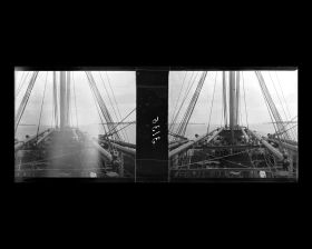 Image représentant L'avant du Lützow en vue de Penang