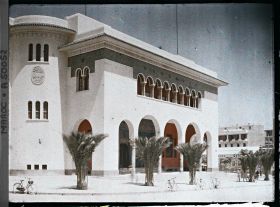 Image représentant L'hôtel des postes sur la place administrative