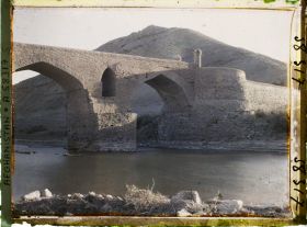 Image représentant Le pont sur le Hari Rud au crépuscule