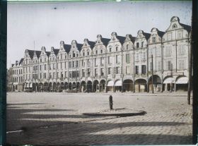 Image représentant France, Arras, Petite place, partie Est