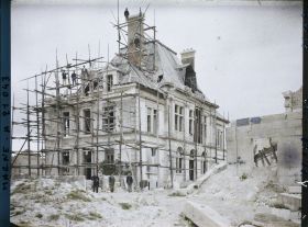 Image représentant France, Bourgogne, Reconstruction de la Mairie