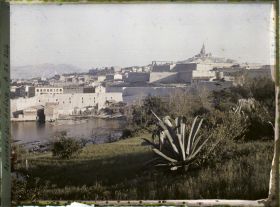 Image représentant Notre-Dame de la Garde, vue prise du parc du Pharo
