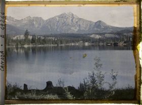 Image représentant Canada, Jasper- parc, Lac Beauvert et mont de la Pyramide