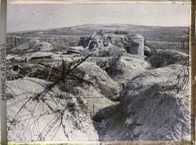 Image représentant France, Mont Cornillet, Tranchée, abri de mitrailleuses et Mont Haut (Pente Sud)
