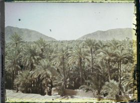 Image représentant Le Djorf avec au fond, le col de Zenaga