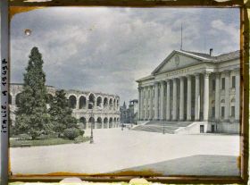 Image représentant L'hôtel de Ville ou Municipio et les arènes