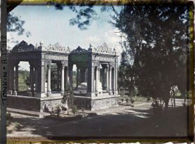 Image représentant Le monument funéraire d'un grand mandarin