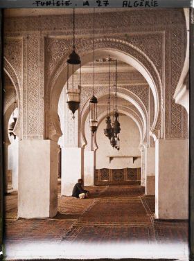 Image représentant La salle de prière de la mosquée de Sidi Bou Médine