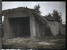 Image représentant France, Royglise, Un abri occupé par un Général Allemand et détruit par nos obus