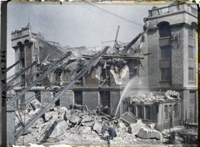 Image représentant France, Dunkerque, Bombardement des 2 - 3 - Septe - Entrepôt de laines