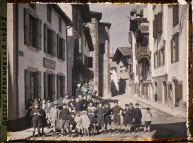 Image représentant France, Ciboure, La rue Pocalette à la sortie de l'Ecole