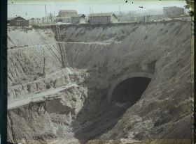 Image représentant L'entrée nord du tunnel du Rove en construction