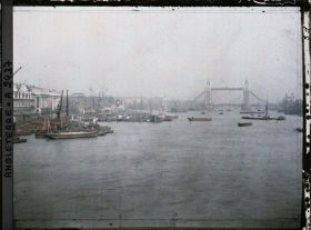 Image représentant La Tamise avec au loin le Tower Bridge