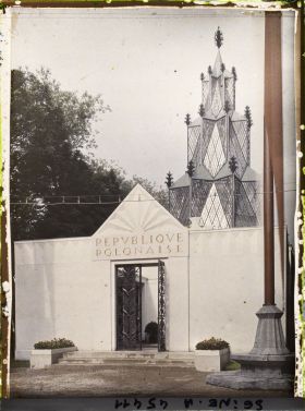 Image représentant L'Exposition des arts décoratifs, Pavillon de la Pologne, sur le Cours-la-Reine, façade postérieure