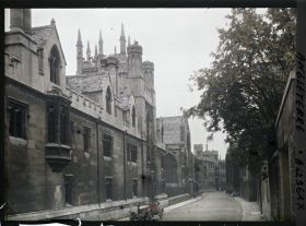 Image représentant Entrée principale du Merton College. Au fond, le Corpus Christi