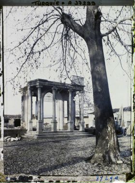 Image représentant Vestiges d'un bâtiment officiel