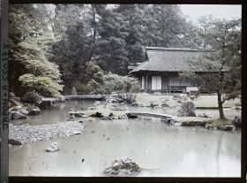 Image représentant Villa impériale de Katsura (Katsura-Rikyu) : jardin devant le pavillon de thé Shôkintei