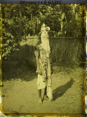 Image représentant Danseur avec le masque " Onigangan " (joueur de tam-tam)