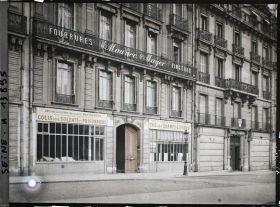 Image représentant Oeuvre de guerre Marguerite Max-Kremnitz, Colis pour Soldats et prisonniers, magasin de fourrures Maurice Mayer au 120 avenue des Champs-Elysées