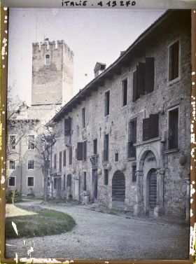 Image représentant Cour Intérieure du Théatre Olympique