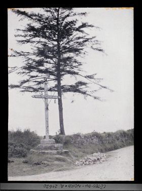 Image représentant Le calvaire sur la route de Pontrieux
