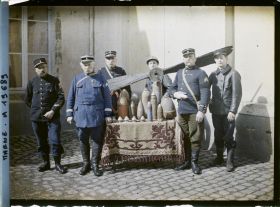 Image représentant France, Reims, Groupe de Pompiers