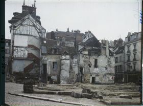 Image représentant France, Compiègne, Ruines Rue Jeanne d'Arc