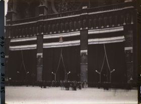 Image représentant Les funérailles de monseigneur Amette à la cathédrale de Notre-Dame