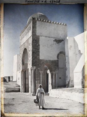 Image représentant La porte Lalla-Rihana, percée dans le mur oriental de la Grande Mosquée dans la médina