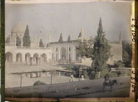 Image représentant Ziarat Da Kherqeh Chérif, (sanctuaire renfermant, selon la légende, le manteau du prophète)