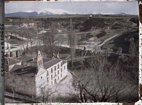 Image représentant Espagne, Ségovie, Paysage pris du Salon de Isabel ; les argiles rouges s/ les calcaires exploités pr le ciment