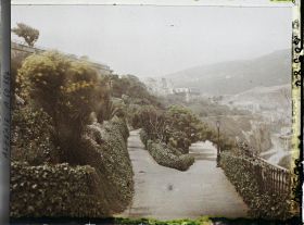 Image représentant La promenade de Létang en contrebas du Château Neuf