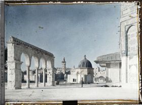 Image représentant Dôme de l'Ascension (Qubbat al Miraj) vue depuis le sud de l'esplanade Sacrée (Haram el Sherif)