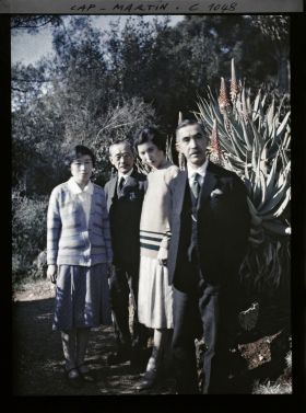 Image représentant La suite du prince et de la princesse de Corée, invités par Albert Kahn