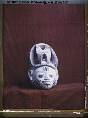 Image représentant Exposition d'art africain, masque aux triangles