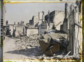 Image représentant Décombres d'un bâtiment (Rue Sultanie) (quartier arménien et grec)