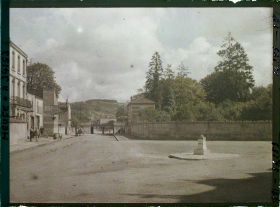 Image représentant France, Bar-le-Duc, L'entrée de la Voie Sacrée et la 1ère borne