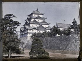 Image représentant Le donjon (tenshu) du château de Nagoya (Nagoya-jôshi) depuis le Nishi-no-maru