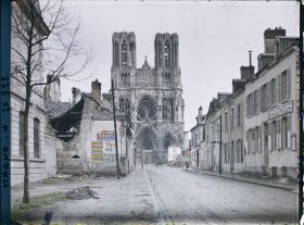 Image représentant France, Reims, Rue Libergier et Cathédrale