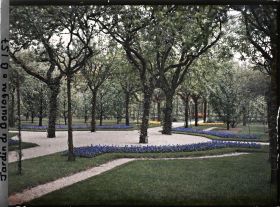 Image représentant Partie du verger-roseraie autour du rond-point proche de la dépendance, vue en direction de l'est