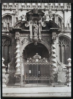 Image représentant Portail principal de l'église Sainte Marie