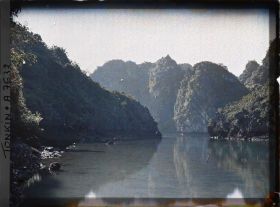 Image représentant Les cirques intérieurs du " Groupe de la Paix "