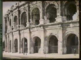 Image représentant Les arènes