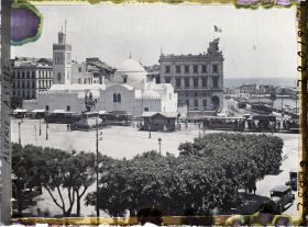 Image représentant La place du Gouvernement et la mosquée de la Pêcherie