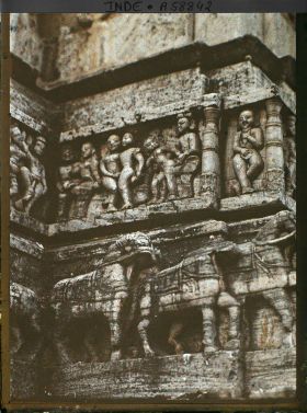 Image représentant Haut-reliefs sur le sikhara du temple Jagdish